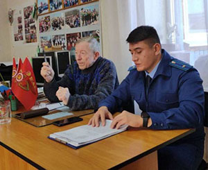 Природоохранная прокуратура обсудила с ветеранами экологию Байкала        