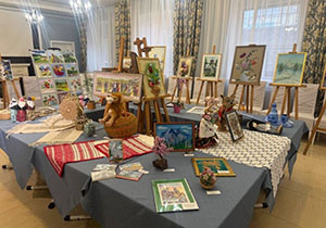 В самарском Дворце ветеранов открылась выставка «Серебряное созвездие мастеров»              