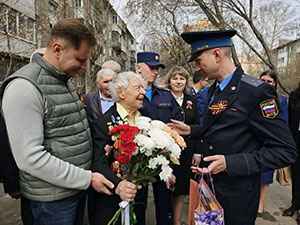 В Октябрьском округе Иркутска поздравили ветеранов Великой Отечественной войны            