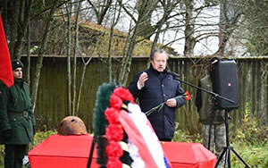 Останки четырех воинов похоронили в деревне Лукино