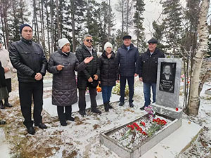 В Сургутском районе восстановлен памятник герою войны Михаилу Смолину        