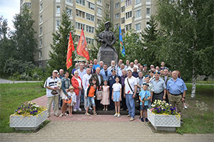 В Сертолово почтили память погибших воинов-десантников    