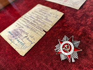 Коллекция изборского музея пополнилась архивом ветерана