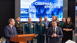 Губернатор Мурманской области Андрей Чибис открыл выставку в Музее Победы