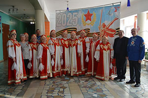 Мценский дворец культуры радушно принял на большой сцене участников Межрайонного фестиваля ветеранов войны и труда