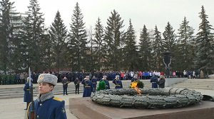 Сотрудники и ветераны Южно-Уральского линейного управления МВД России на транспорте почтили память защитников Отечества