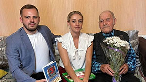 Брянского ветерана Юрия Галичева поздравили с Днем победы над Японией