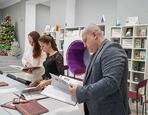 В Мелитополь поступила патриотическая литература из Москвы              