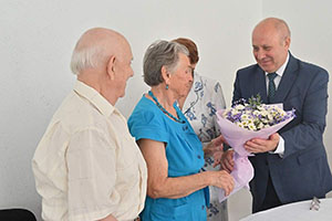 Мэр Хабаровска встретился с ветеранами города в преддверии праздника