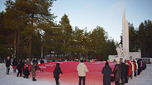 У памятника пинежанам-участникам Великой Отечественной войны в Карпогорах прошла патриотическая акция «Память сильнее времени»    