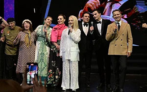 Ветераны из Уфы выступили на одной сцене с Ларисой Долиной        